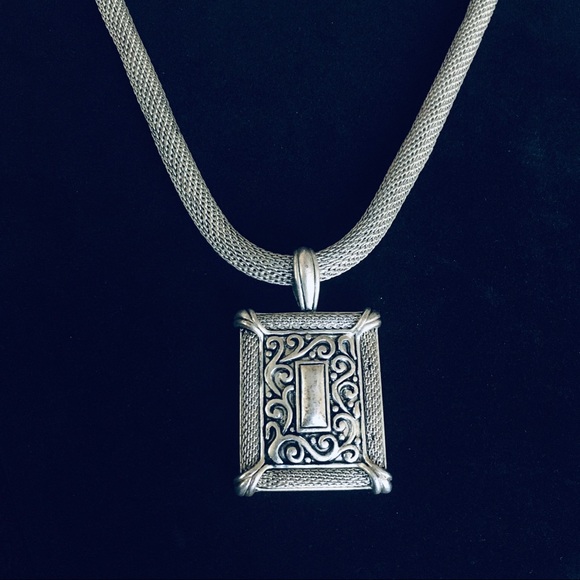 VINTAGE Silver Tone Snake Chain Pendant Necklace - Picture 9 of 15